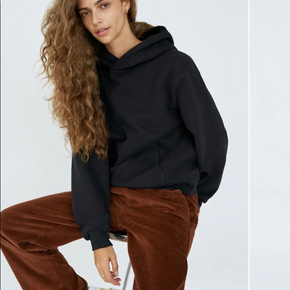 TNA Tops - ⭐️Aritzia TNA black hoodie⭐️EUC like new❤️